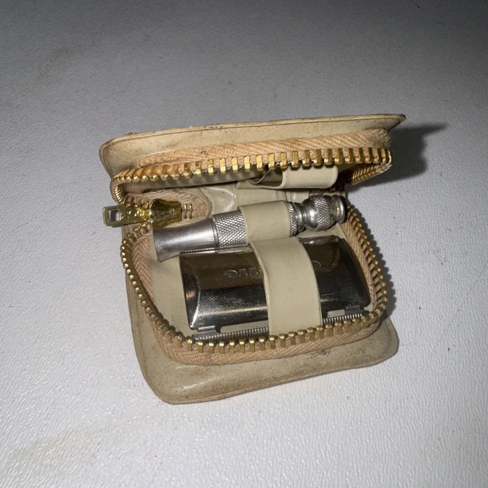 Gillette Pocket Edition Old Type VTG DE Safety Razor